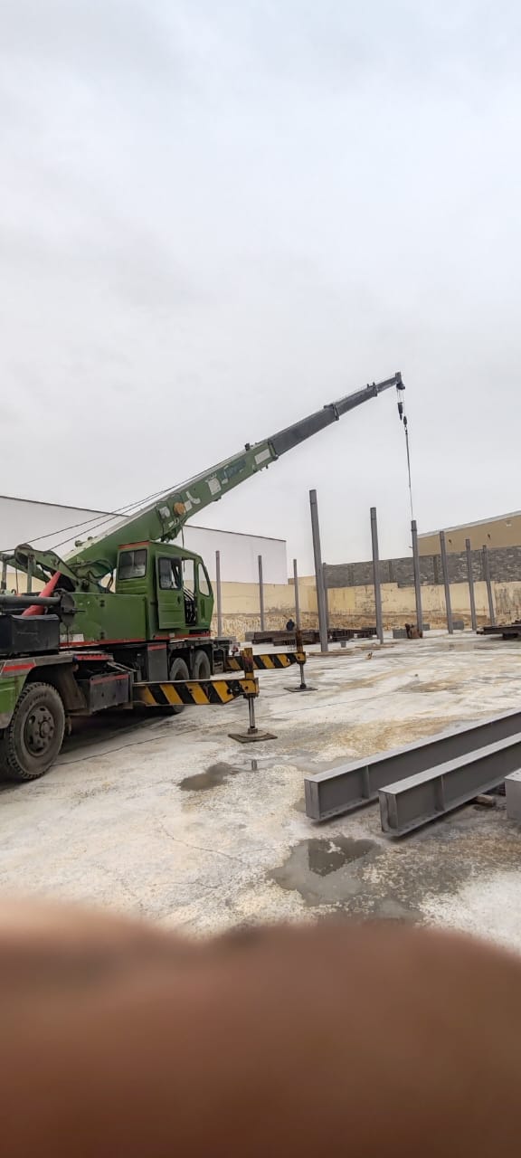 معدات رفع ونقل الرياض